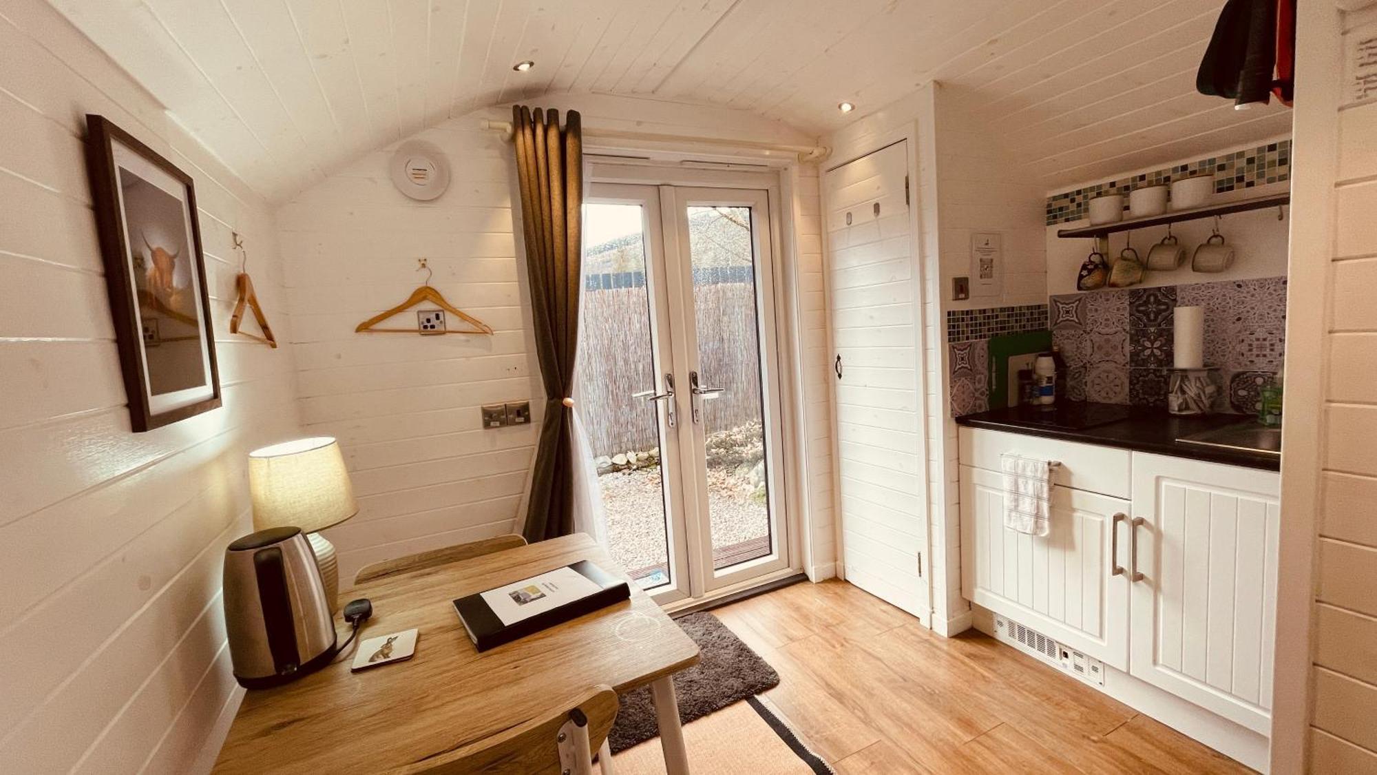 Hideaway Pod Near Loch Ness For A Tranquil Retreat Apartment Lewiston Bagian luar foto